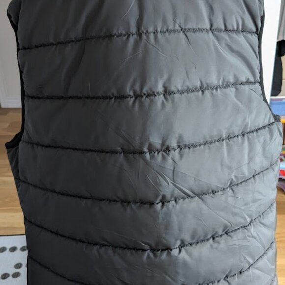 New Vests "Old navy" - Picture 7 of 12